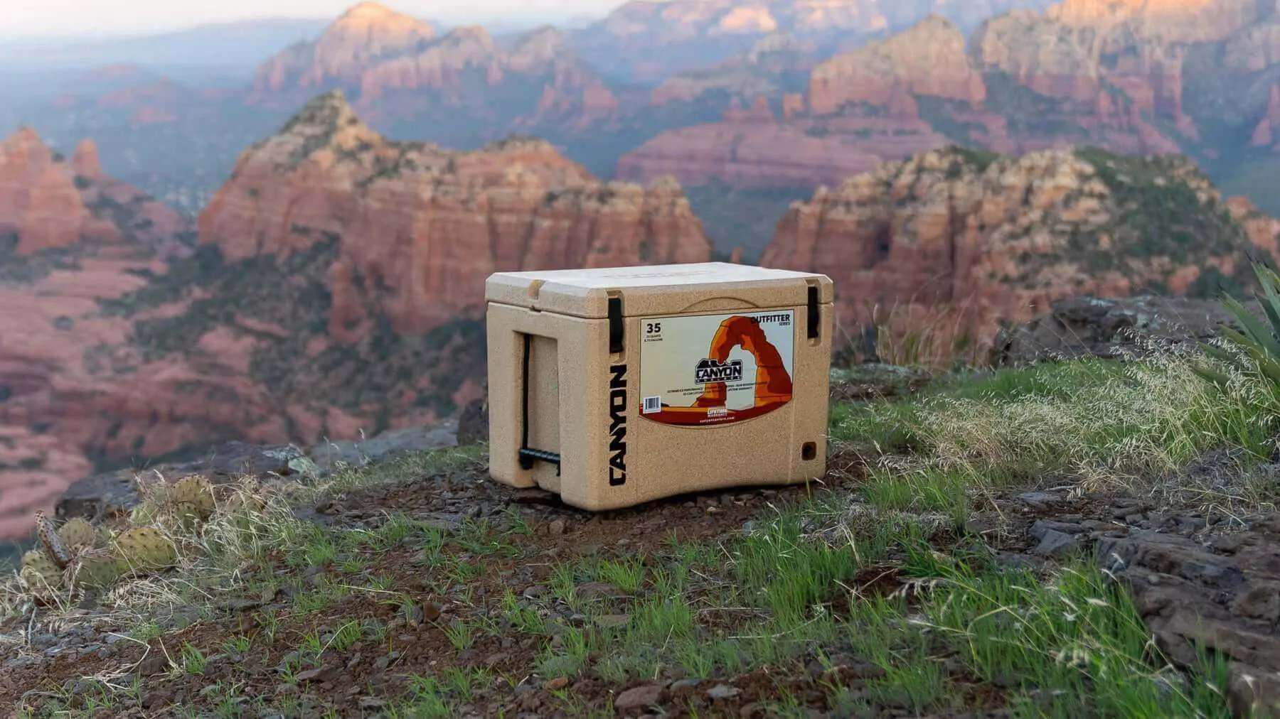 Canyon Coolers Outfitter 35 QT (33 L) White Marble