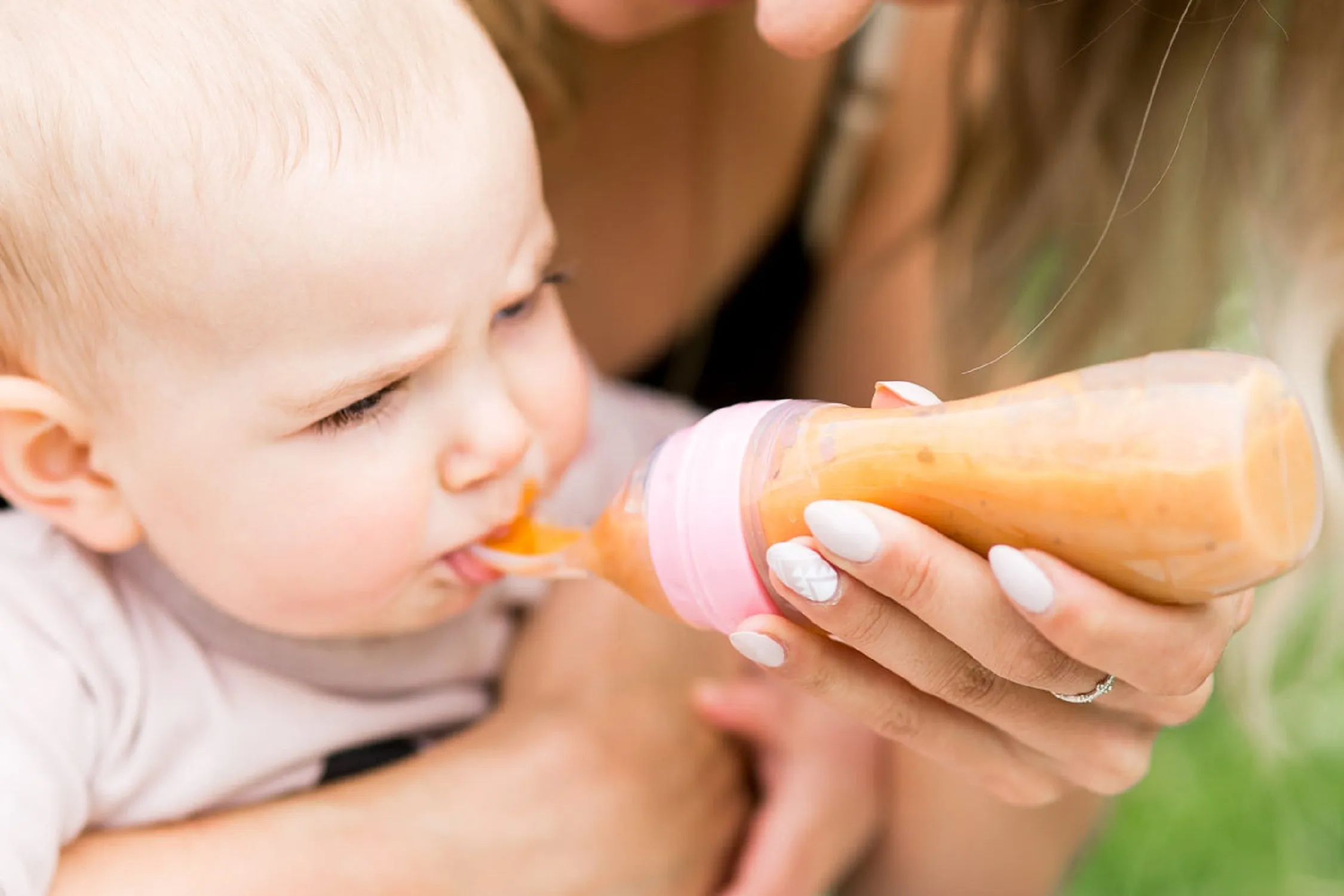 Haakaa Silicone Baby Food Dispensing Spoon with Cap 1 pk