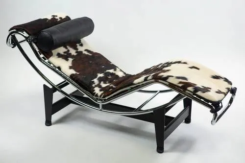 Le Corbusier Chaise Lounge in Pony (LC4)