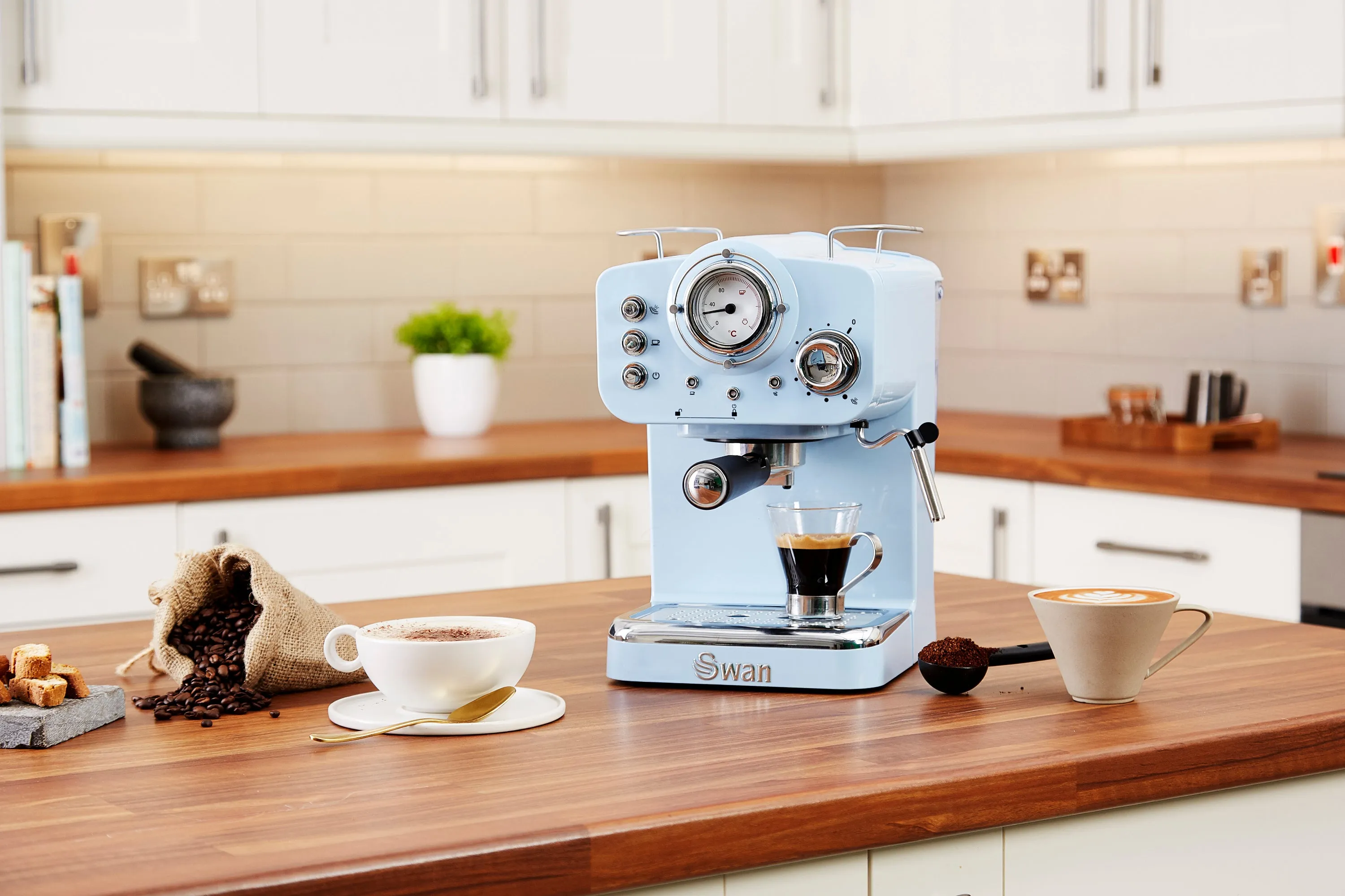 Swan Retro Pump Espresso Coffee Machine