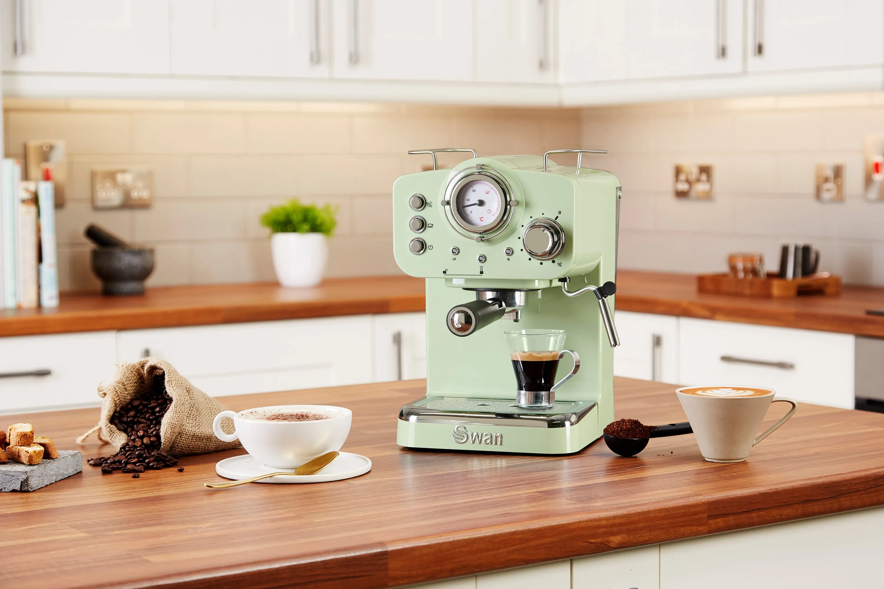 Swan Retro Pump Espresso Coffee Machine